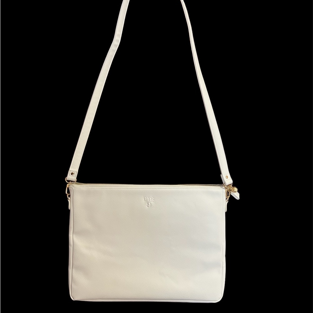 OTG 247 #9 tech bag in white